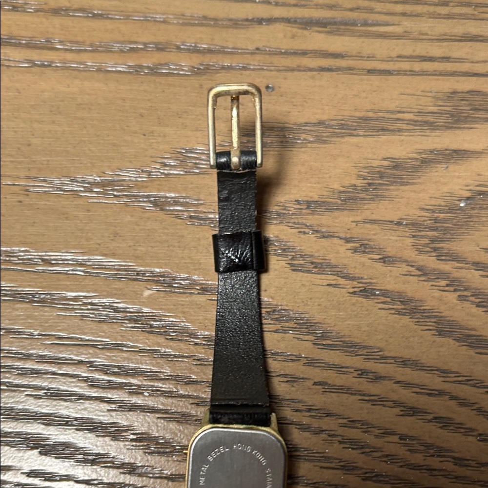 Vintage Members Only Digital Watch – WORKING – 1970s LCD Quartz – Gold Tone - Picture 11 of 14